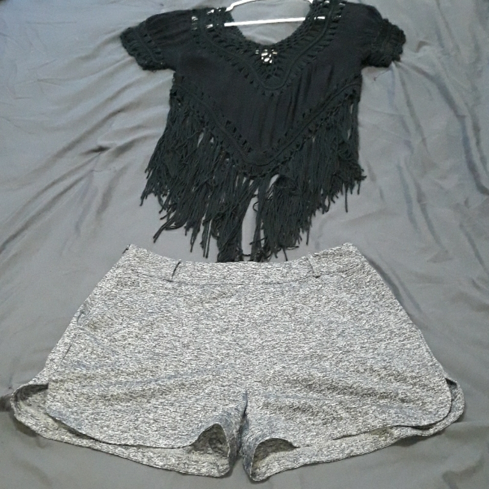 Beautiful BLOUSE WITH GRAY SMOOTH SHORTS